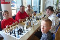 P1220497  Dominik und Thomas Lieder, Martin und Hans Meier und ein Gast.JPG